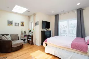 86 Oak St, Jersey City, NJ 07304 - Photo 11