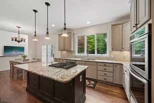 18 Downingtown Ct, Warren Township, NJ 07059 - Photo 11