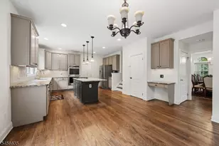 18 Downingtown Ct, Warren Township, NJ 07059 - Photo 9