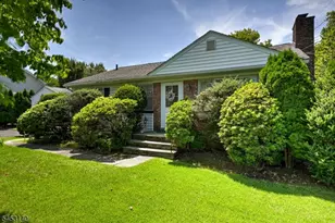 271 Summit Rd, Mountainside, NJ 07092 - Photo 5