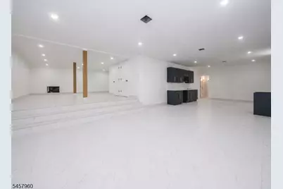 412 Gregory Rd, Paramus, NJ 07652 - Photo 39