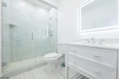 412 Gregory Rd, Paramus, NJ 07652 - Photo 19