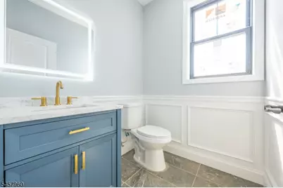 412 Gregory Rd, Paramus, NJ 07652 - Photo 17