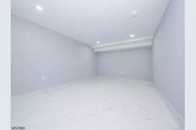 412 Gregory Rd, Paramus, NJ 07652 - Photo 43