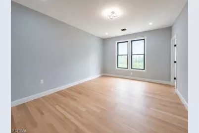 412 Gregory Rd, Paramus, NJ 07652 - Photo 13