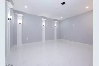412 Gregory Rd, Paramus, NJ 07652 - Photo 41