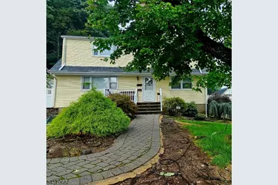 19 Knoble Pl 2nd Floor, Hawthorne, NJ 07506 - Photo 3