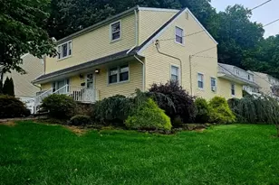 19 Knoble Pl 2nd Floor, Hawthorne, NJ 07506 - Photo 1