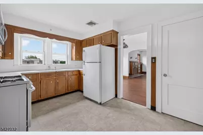 1208 Pompton Ave, Cedar Grove, NJ 07009 - Photo 9
