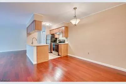6 Norwich Pl, Franklin Township, NJ 08873 - Photo 9