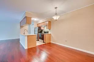 6 Norwich Pl, Franklin Township, NJ 08873 - Photo 9