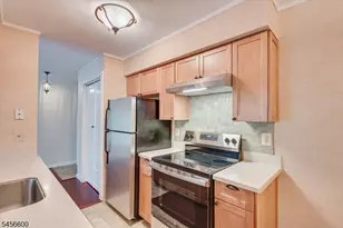 6 Norwich Pl, Franklin Township, NJ 08873 - Photo 13