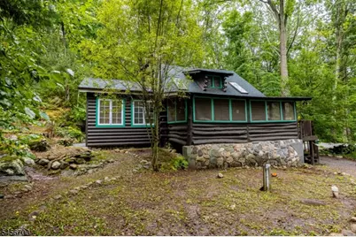 8 Mountainside Dr, Vernon, NJ 07461 - Photo 3