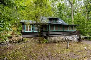 8 Mountainside Dr, Vernon, NJ 07461 - Photo 3
