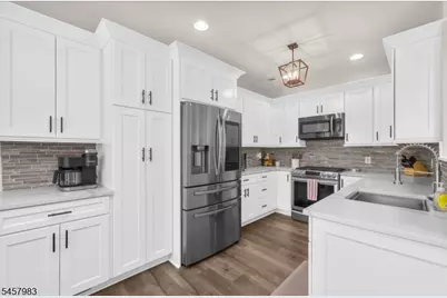45 Cummington Ln, Raritan Township, NJ 08822 - Photo 7