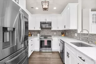 45 Cummington Ln, Raritan Township, NJ 08822 - Photo 9