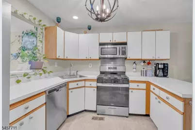 23 Krenkel Ct, Raritan Township, NJ 08822 - Photo 9