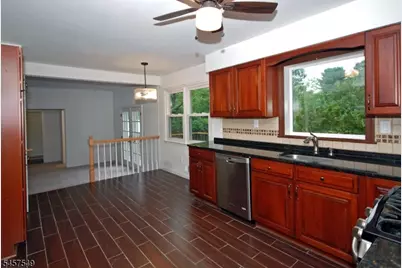 608 Plymouth Ct, Branchburg Township, NJ 08876 - Photo 11