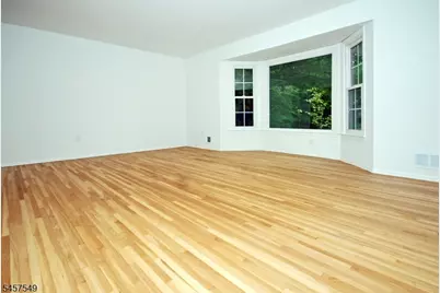608 Plymouth Ct, Branchburg Township, NJ 08876 - Photo 5