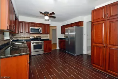 608 Plymouth Ct, Branchburg Township, NJ 08876 - Photo 13