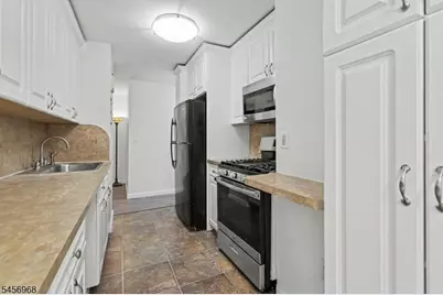 712 N Broad St #2C, Elizabeth, NJ 07208 - Photo 13