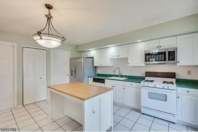 59 Woodhill St, Franklin Township, NJ 08873 - Photo 9