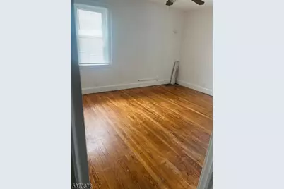 35 Chestnut Ave, Irvington, NJ 07111 - Photo 3
