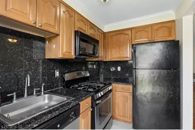 43 A Parkway Village #A, Cranford Township, NJ 07016 - Photo 13