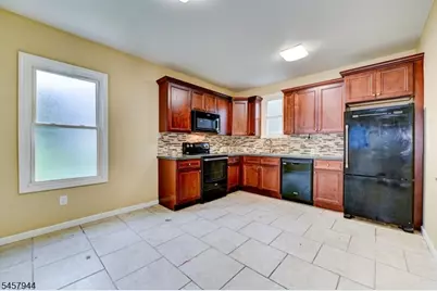 138 Hamburg Tpke, Bloomingdale, NJ 07403 - Photo 3