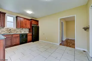 138 Hamburg Turnpike, Bloomingdale, NJ 07403 - Photo 7
