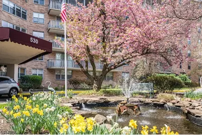 530 Valley Rd #6P, Montclair, NJ 07043 - Photo 3