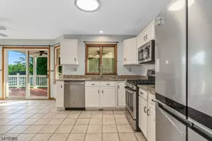 40 Thatcher Ave, Franklin Township, NJ 08886 - Photo 15