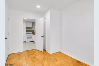 39 E 39th St, Paterson, NJ 07514 - Photo 13