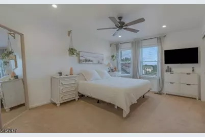 416 Willow Ct, Raritan Township, NJ 08822 - Photo 15