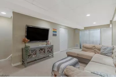 416 Willow Ct, Raritan Township, NJ 08822 - Photo 11
