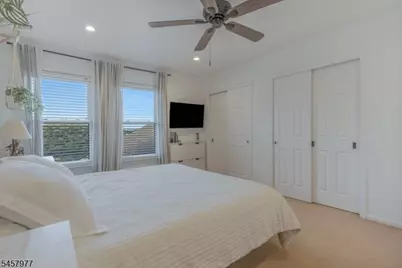416 Willow Ct, Raritan Township, NJ 08822 - Photo 9