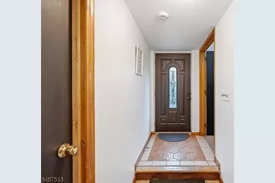 37 Hazelview Ave, Clifton, NJ 07011 - Photo 5