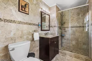 907 Mer-Edin Burg Rd, Hamilton Township, NJ 08690 - Photo 19