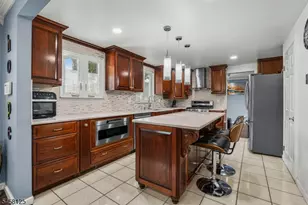 907 Mer-Edin Burg Rd, Hamilton Township, NJ 08690 - Photo 1