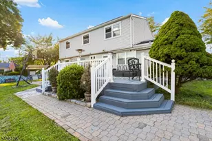 907 Mer-Edin Burg Rd, Hamilton Township, NJ 08690 - Photo 35