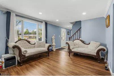 907 Mer-Edin Burg Rd, Hamilton Township, NJ 08690 - Photo 5