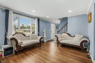 907 Mer-Edin Burg Rd, Hamilton Township, NJ 08690 - Photo 5
