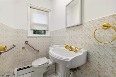 42 Aberdeen Ave, Wayne, NJ 07470 - Photo 15
