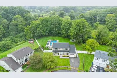 47 Biscay Dr, Mount Olive, NJ 07836 - Photo 3