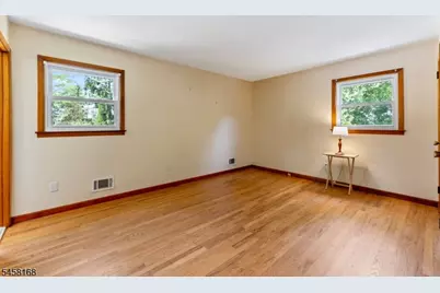 5 Yale Ct, East Brunswick Township, NJ 08816 - Photo 11