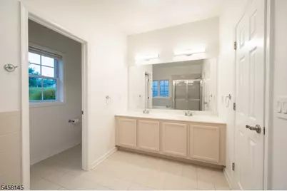 24 Bluffs Ct, Hamburg, NJ 07419 - Photo 15