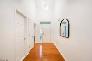 24 Bluffs Ct, Hamburg, NJ 07419 - Photo 3