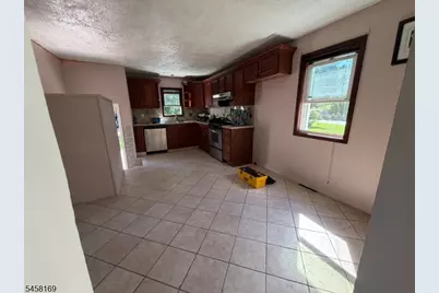 50 Clinton Ave, Mount Olive, NJ 07828 - Photo 13