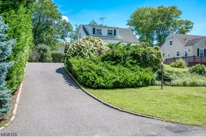 97 Union County Pkwy, Clark Township, NJ 07066 - Photo 3
