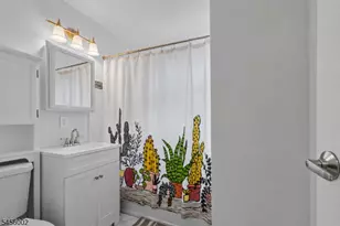 725 Joralemon St, Belleville Twp., NJ 07109 - Photo 11